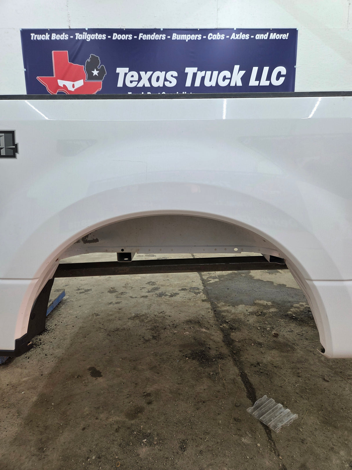 2017-2022 Ford F250 F350 Super Duty 6' 9" Short Truck Bed