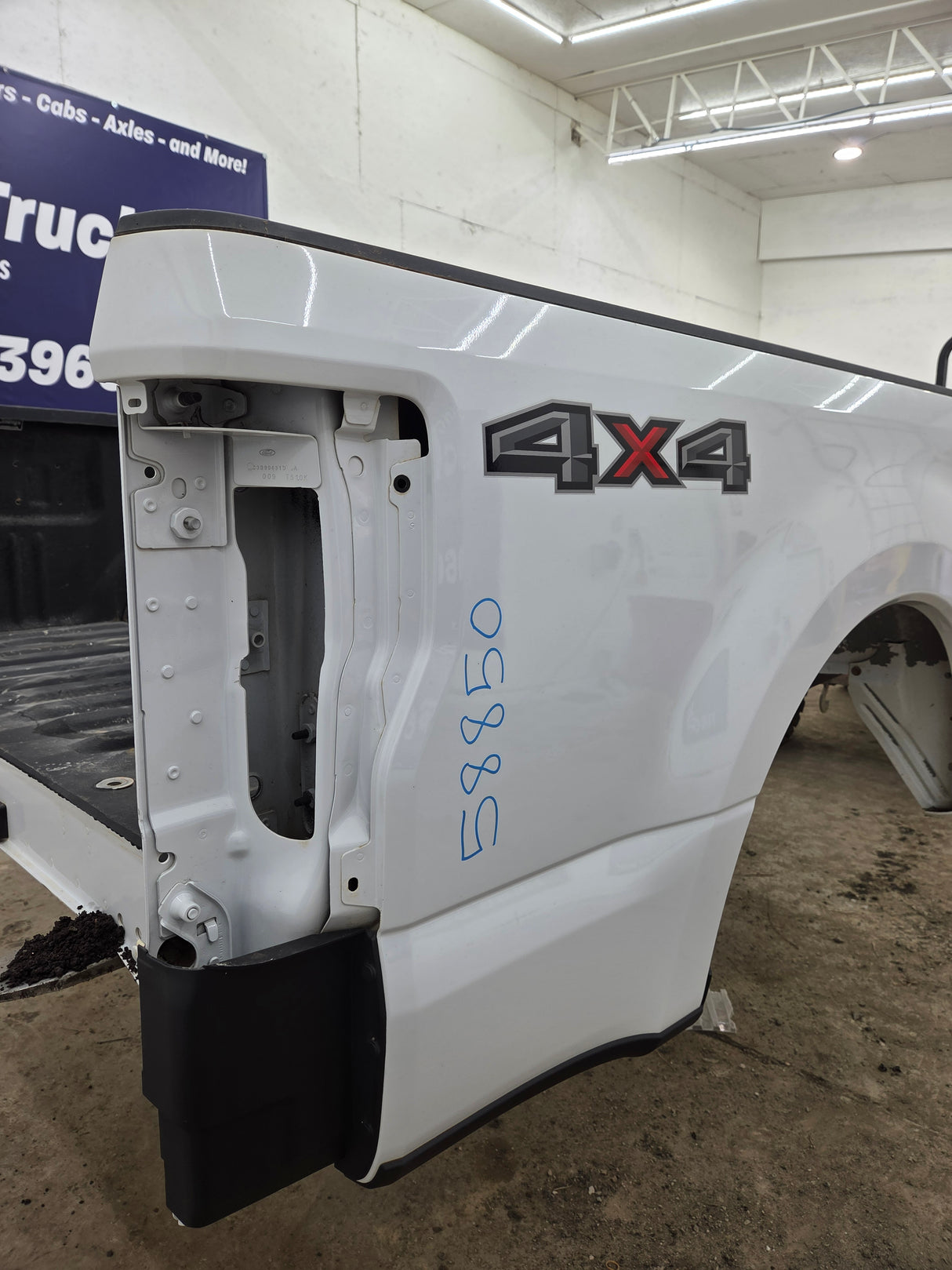 2017-2022 Ford F250 F350 Super Duty 6' 9" Short Truck Bed