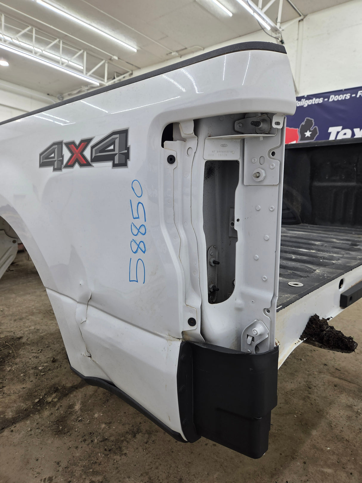 2017-2022 Ford F250 F350 Super Duty 6' 9" Short Truck Bed