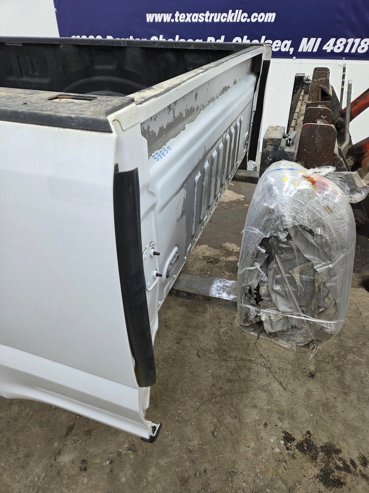 2017-2022 Ford F250 F350 Super Duty 6' 9" Short Truck Bed