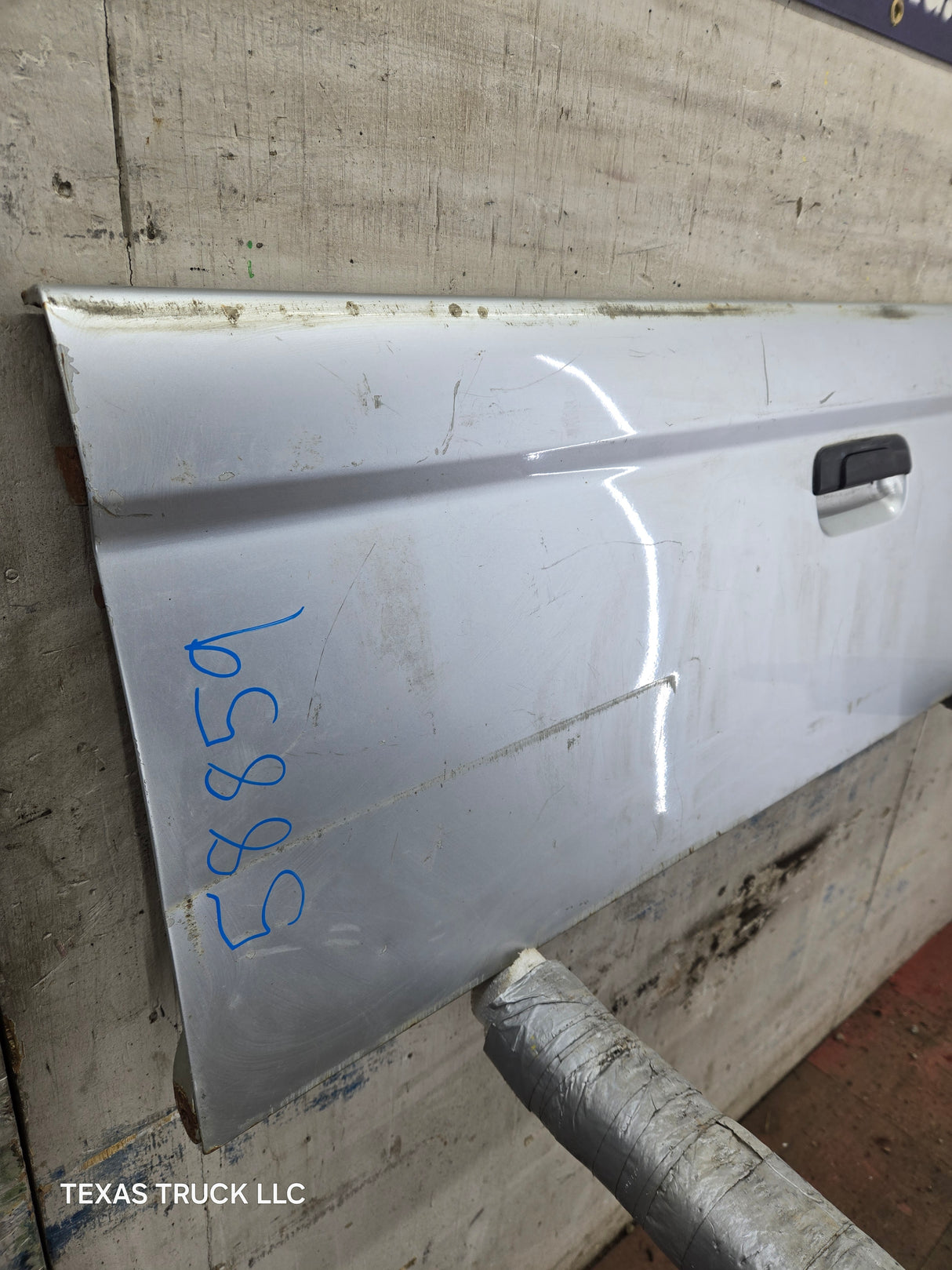 1995-2004 Toyota Tacoma Tailgate - Silver