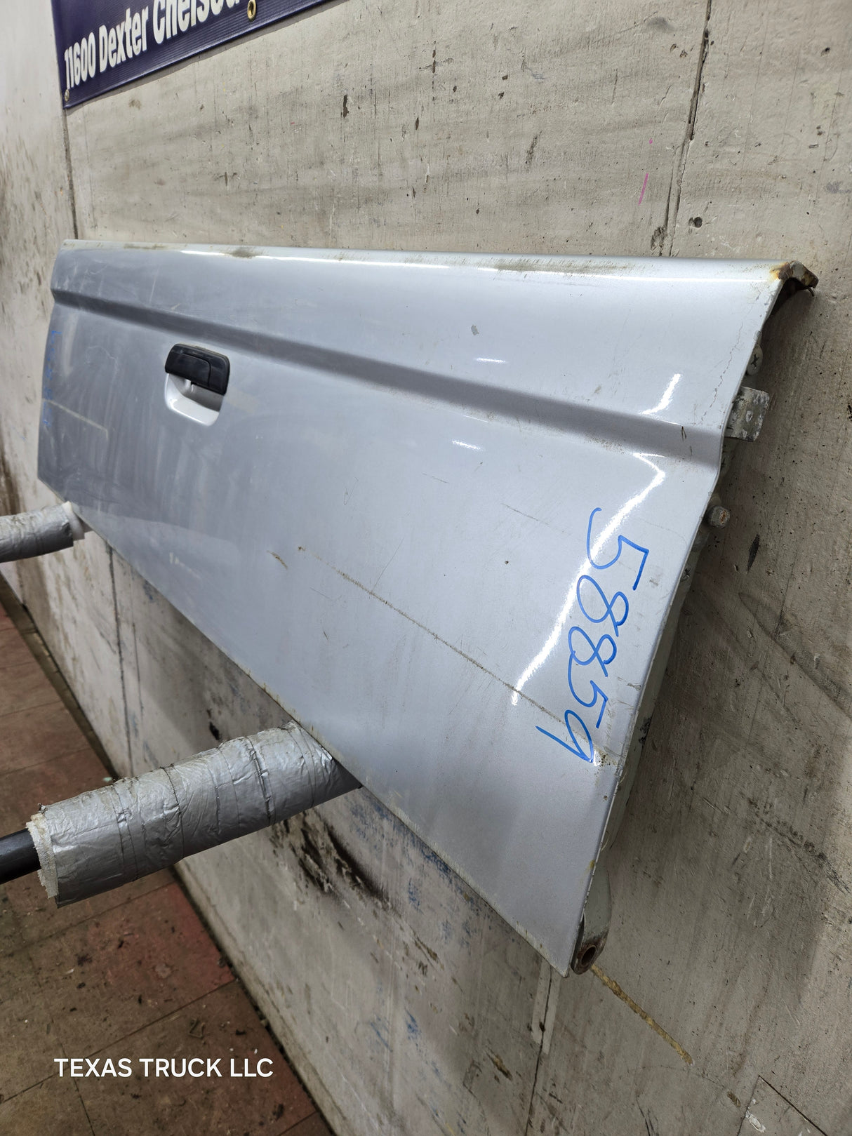 1995-2004 Toyota Tacoma Tailgate - Silver