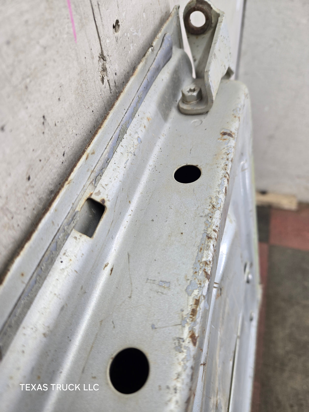 1995-2004 Toyota Tacoma Tailgate - Silver