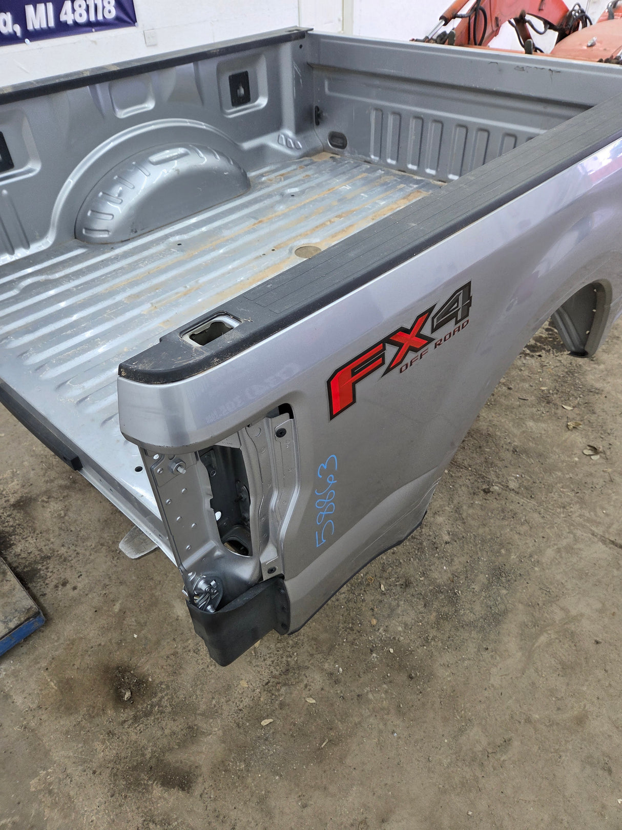 2017-2022 Ford F250 F350 Super Duty 6' 9" Short Truck Bed