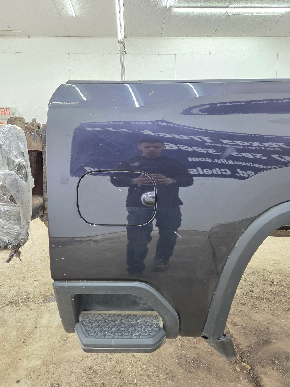 2019-2025 Chevrolet Silverado 2500 3500 HD 6' 6" Short Truck Bed - Dark Blue