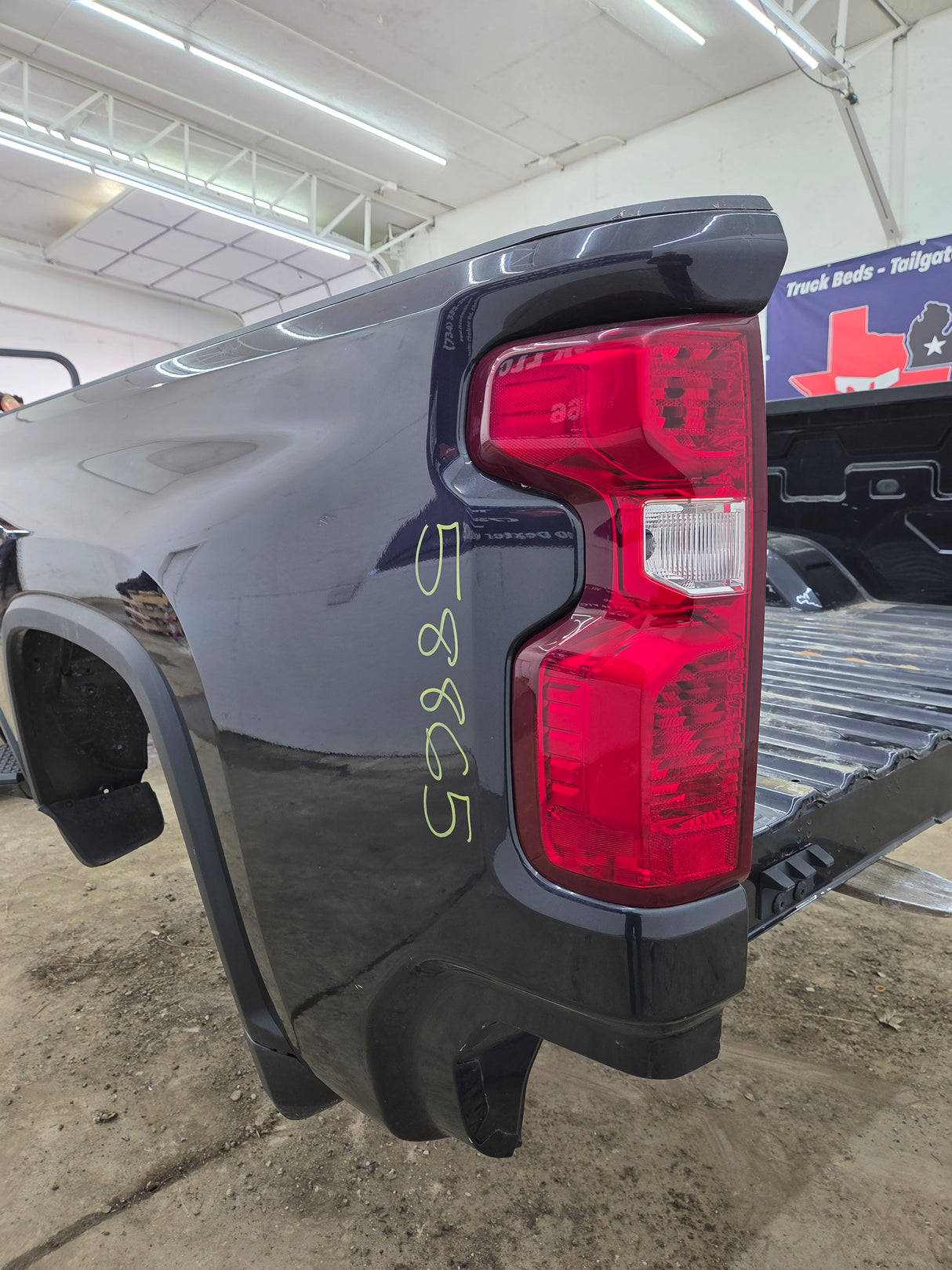 2019-2025 Chevrolet Silverado 2500 3500 HD 6' 6" Short Truck Bed - Dark Blue