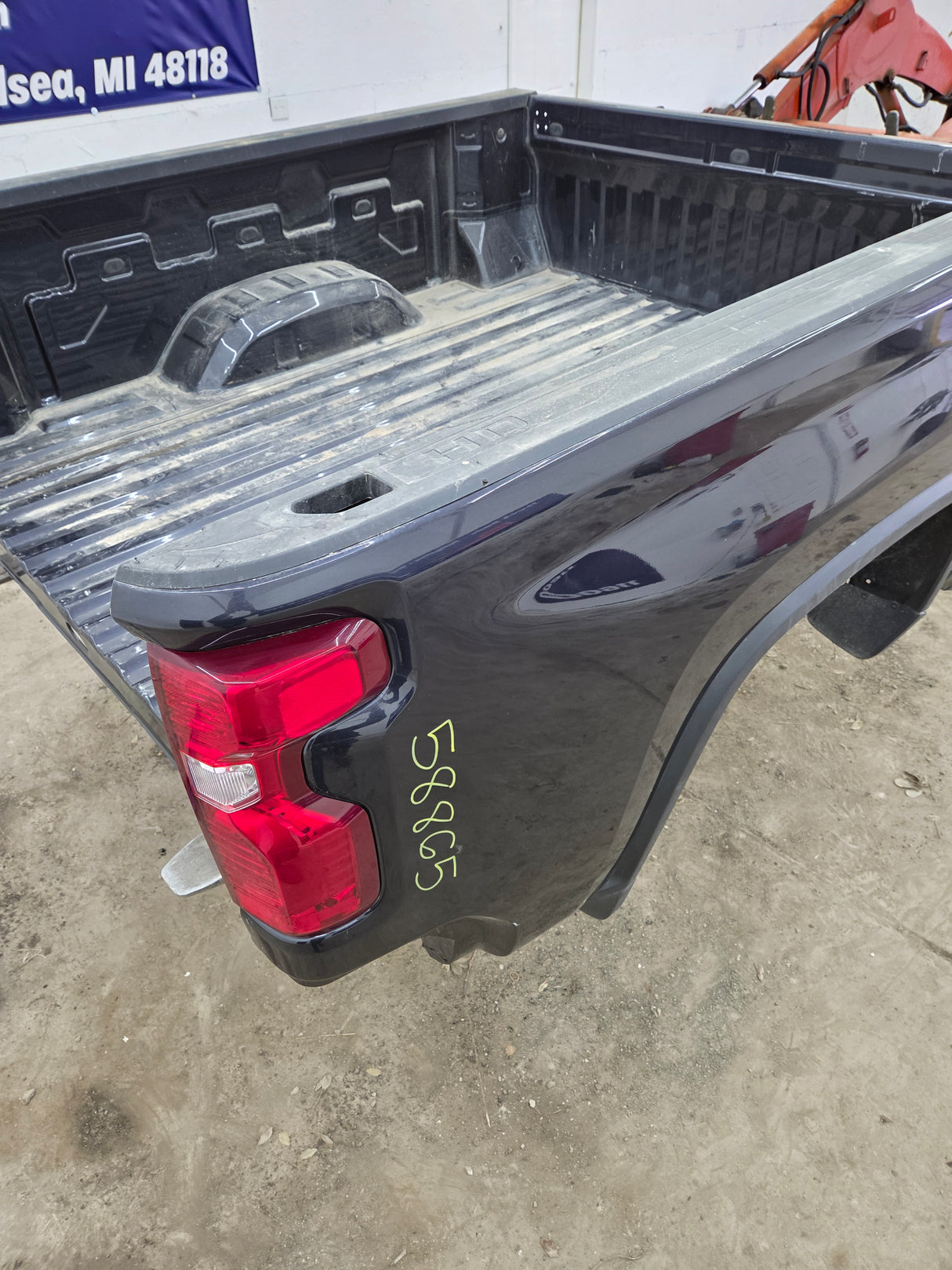 2019-2025 Chevrolet Silverado 2500 3500 HD 6' 6" Short Truck Bed - Dark Blue