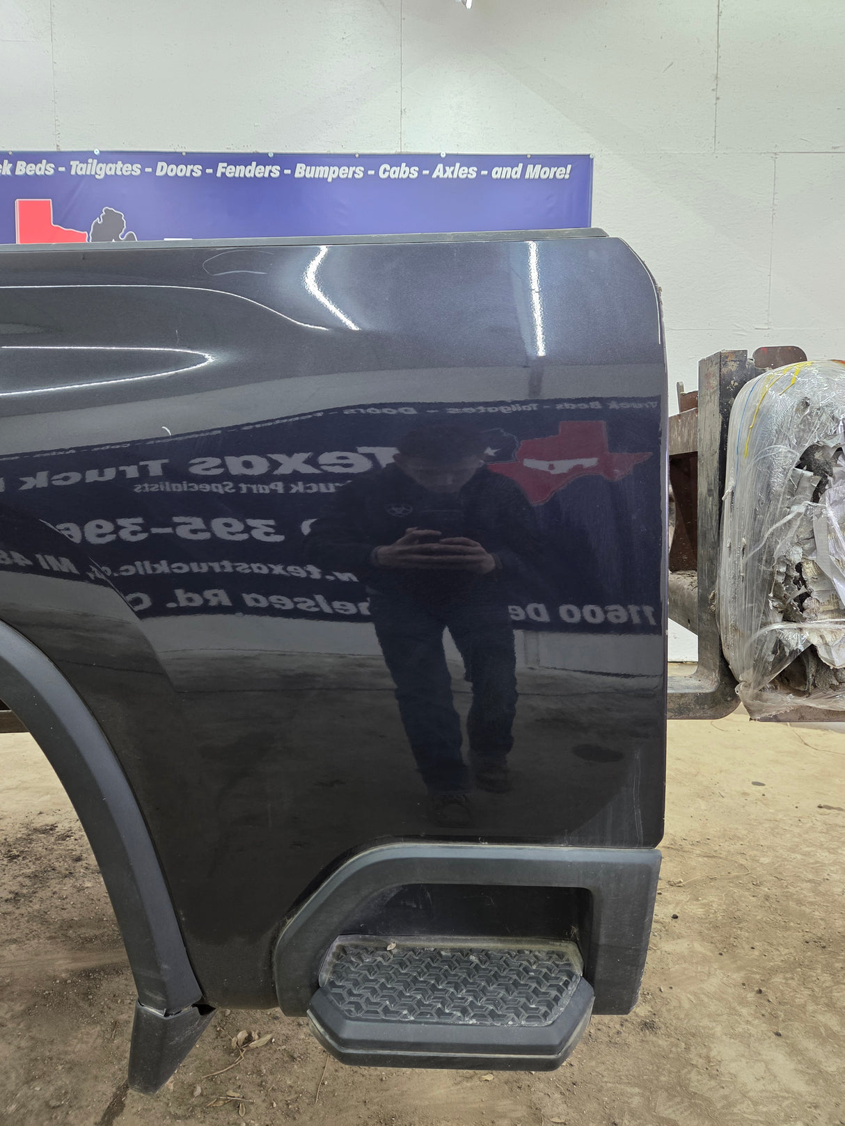 2019-2025 Chevrolet Silverado 2500 3500 HD 6' 6" Short Truck Bed - Dark Blue