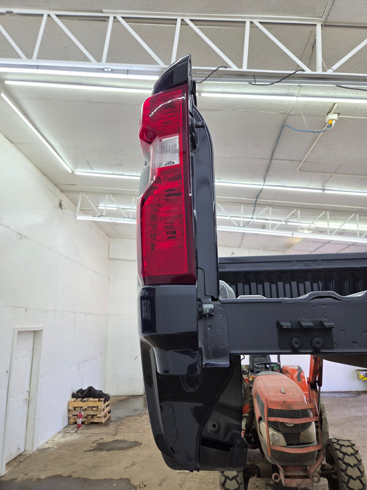 2019-2025 Chevrolet Silverado 2500 3500 HD 6' 6" Short Truck Bed - Dark Blue
