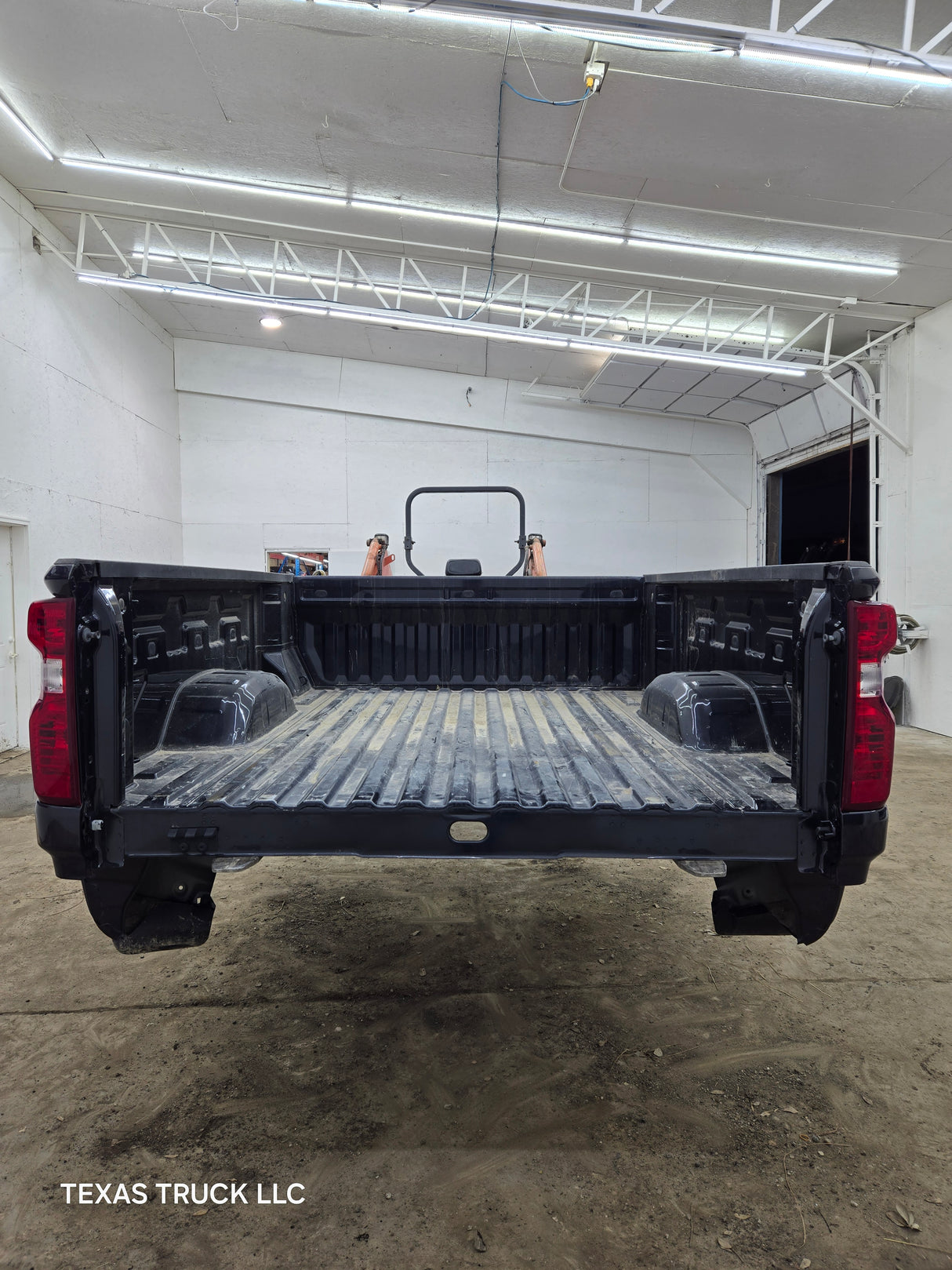 2019-2025 Chevrolet Silverado 2500 3500 HD 6' 6" Short Truck Bed