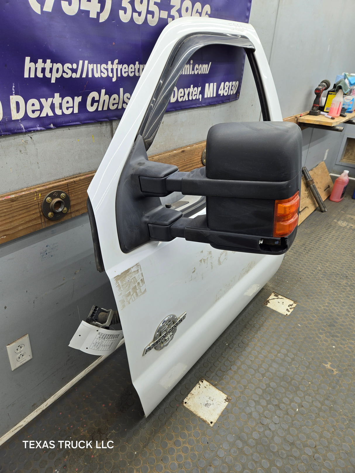 1999-2011 Ford Super Duty LH Driver Side Front Door F250 F350 F450 F550