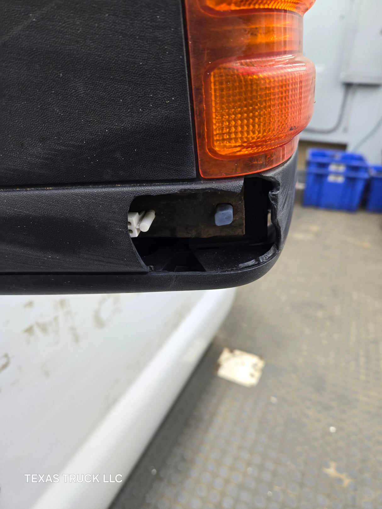 1999-2011 Ford Super Duty LH Driver Side Front Door F250 F350 F450 F550