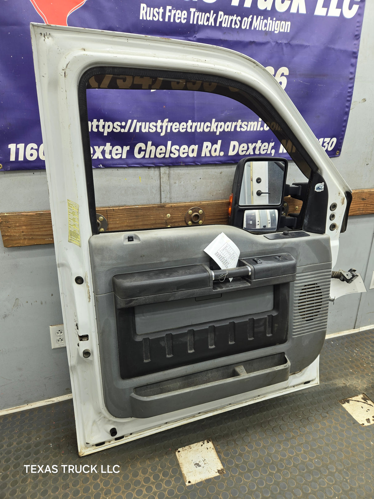 1999-2011 Ford Super Duty LH Driver Side Front Door F250 F350 F450 F550