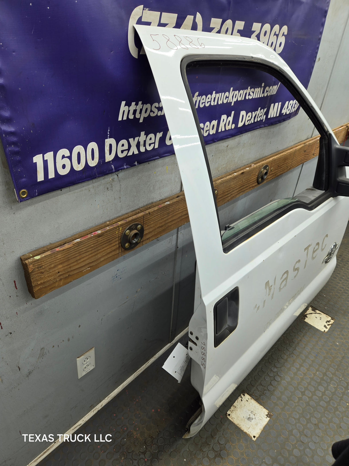 1999-2011 Ford Super Duty / Excursion Front Passenger RH Door F250 F350 F450 F550