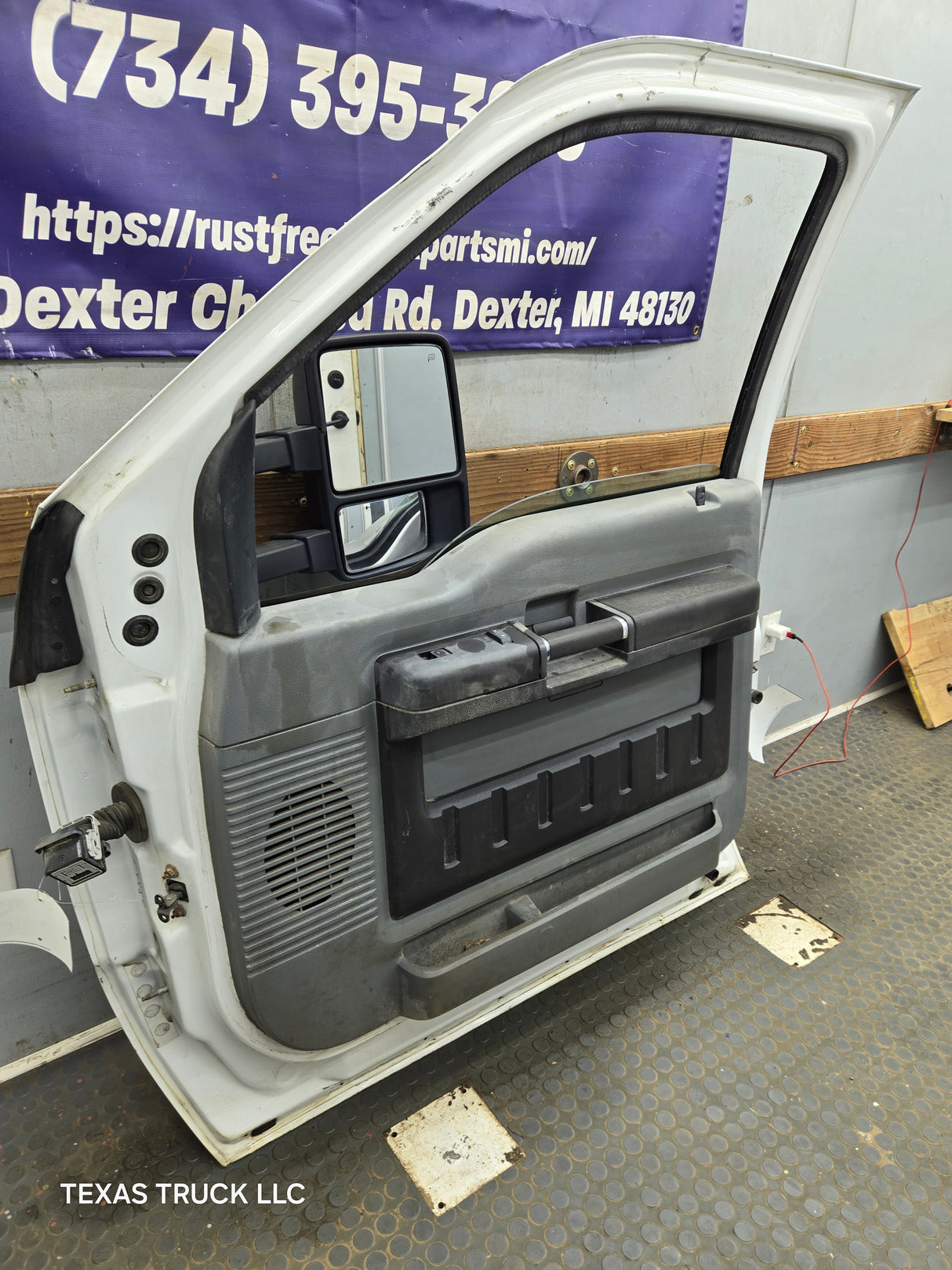 1999-2011 Ford Super Duty / Excursion Front Passenger RH Door F250 F350 F450 F550