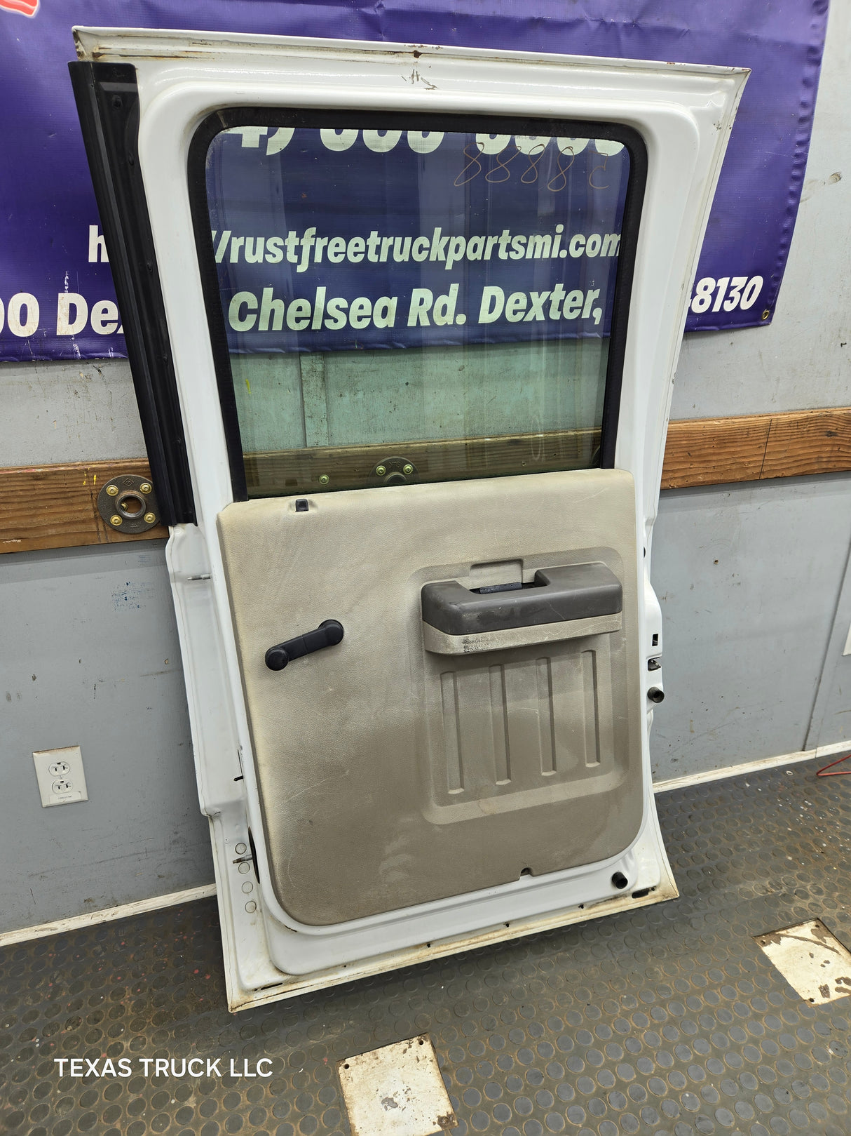 1999-2011 Ford Super Duty F250 F350 F450 F550 RH Crew Cab Passenger Side Rear Door