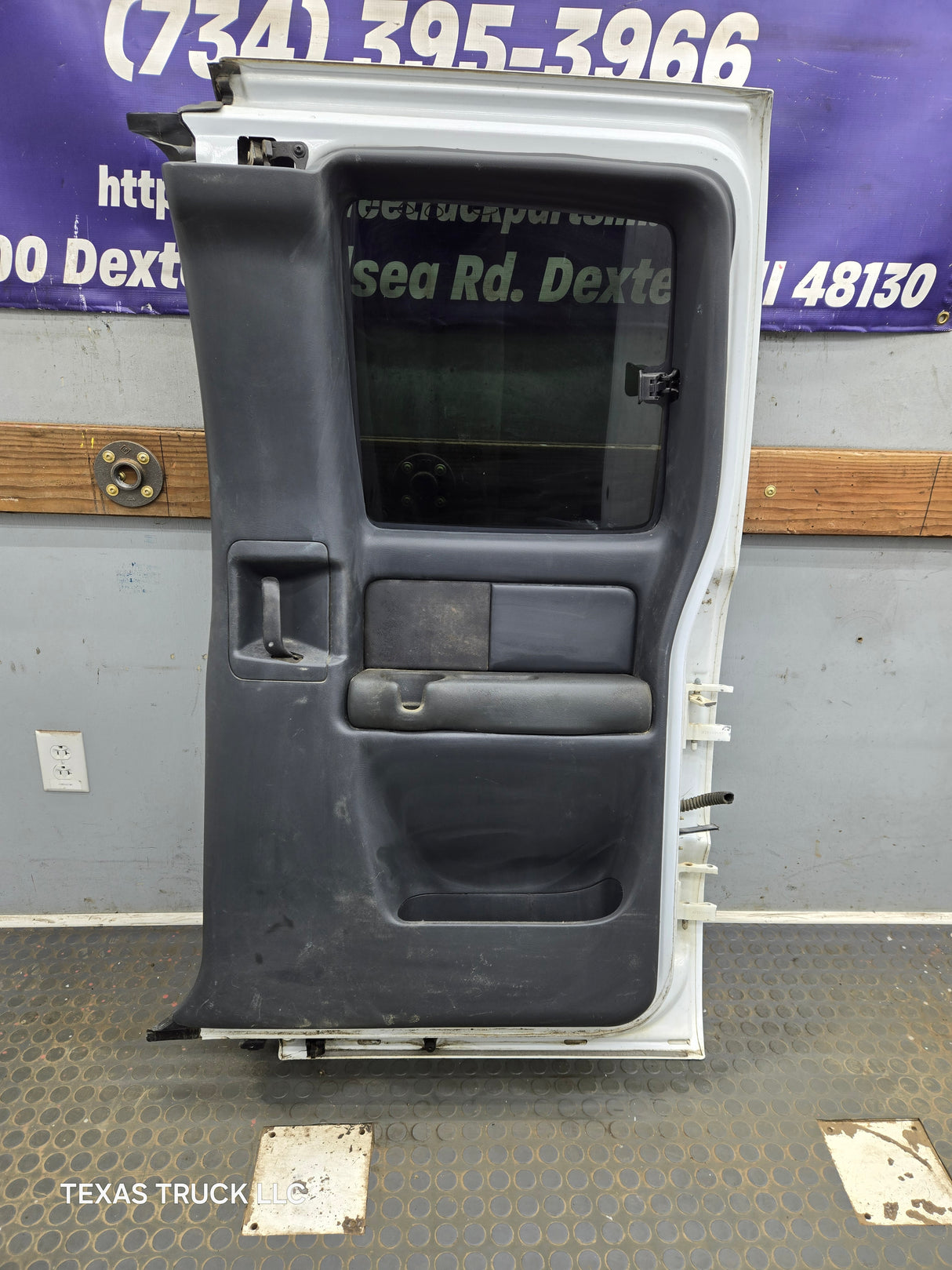 1999-2006 Chevrolet Silverado / GMC Sierra 1500 2500 3500 HD Rear Passenger side Extended Cab rear door RH