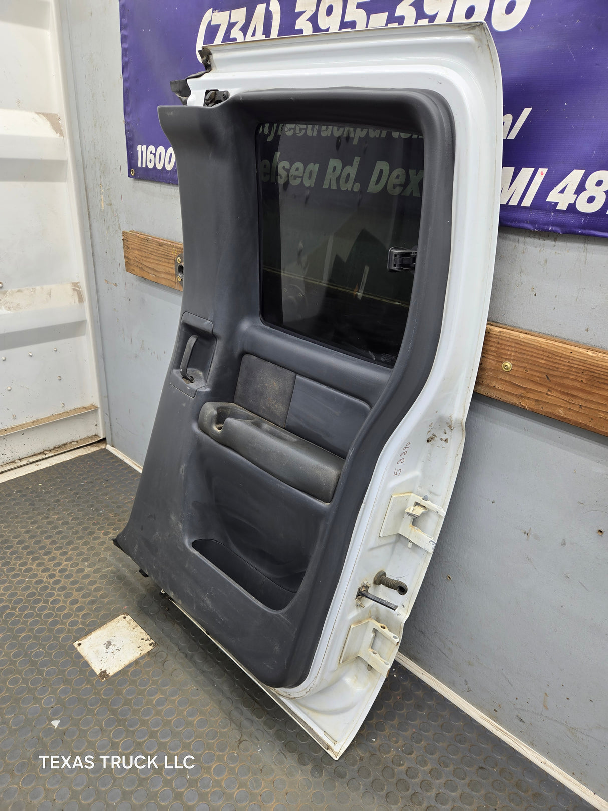 1999-2006 Chevrolet Silverado / GMC Sierra 1500 2500 3500 HD Rear Passenger side Extended Cab rear door RH