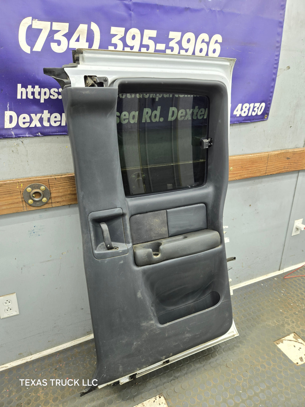 1999-2006 Chevrolet Silverado / GMC Sierra 1500 2500 3500 HD Rear Passenger side Extended Cab rear door RH