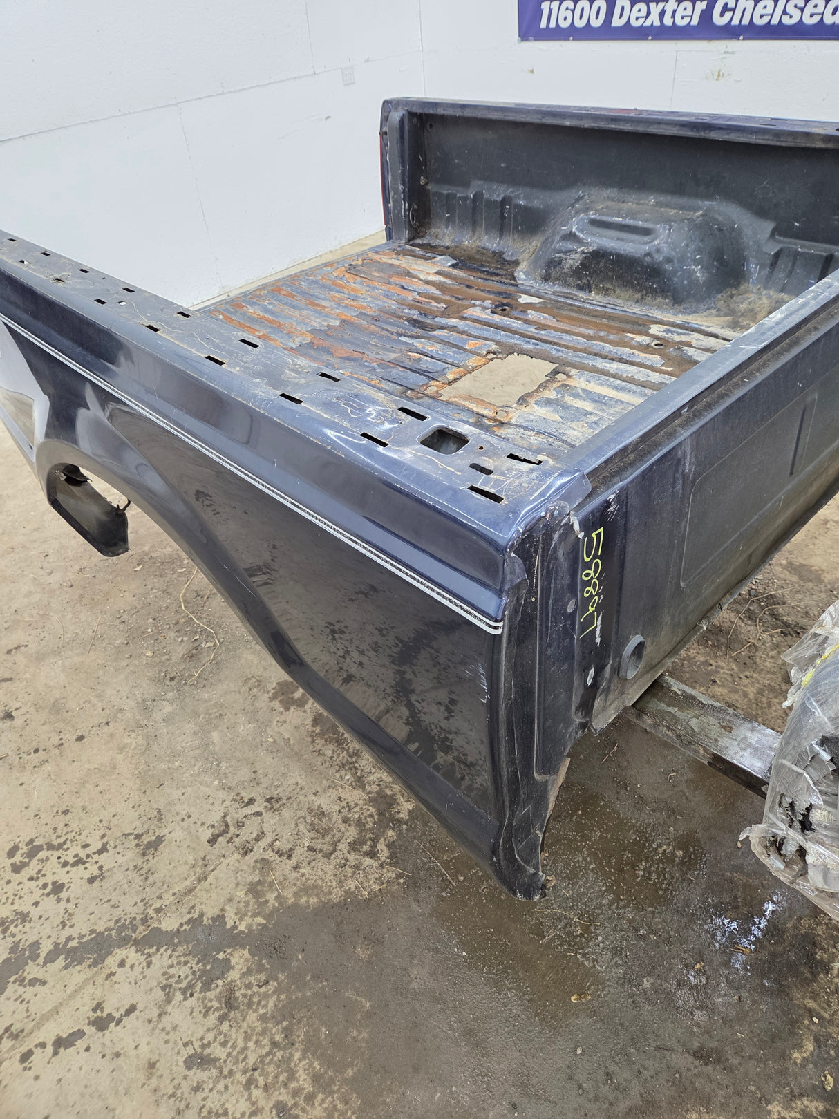 1999-2010 Ford Super Duty F250 F350 6' 9" Short Truck Bed