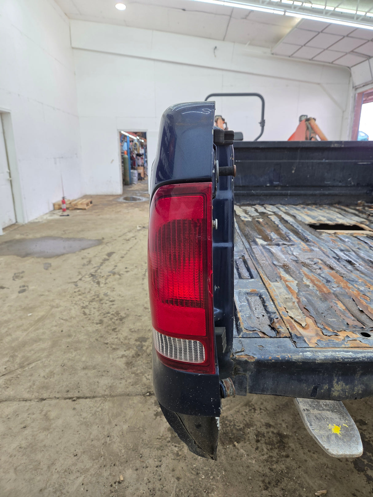 1999-2010 Ford Super Duty F250 F350 6' 9" Short Truck Bed