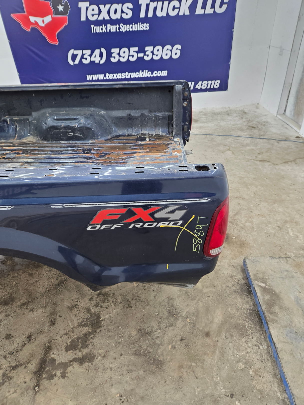 1999-2010 Ford Super Duty F250 F350 6' 9" Short Truck Bed