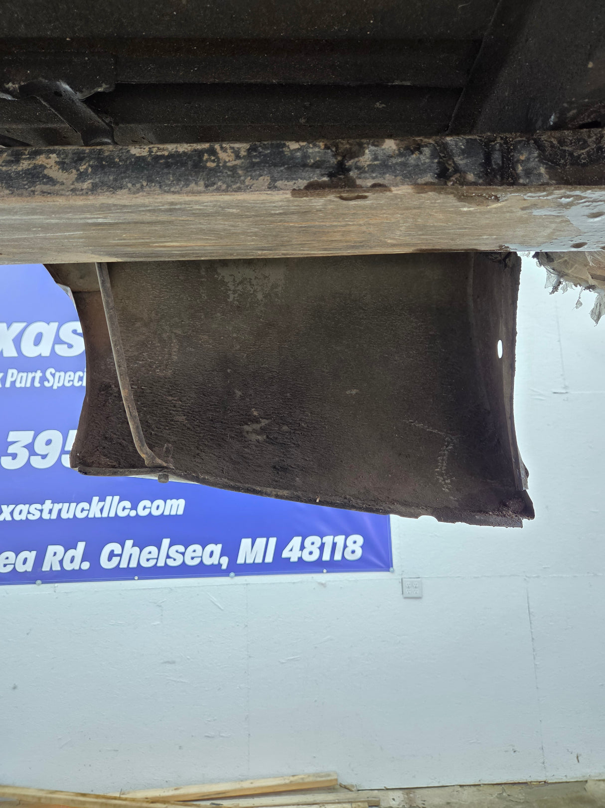 1999-2010 Ford Super Duty F250 F350 6' 9" Short Truck Bed