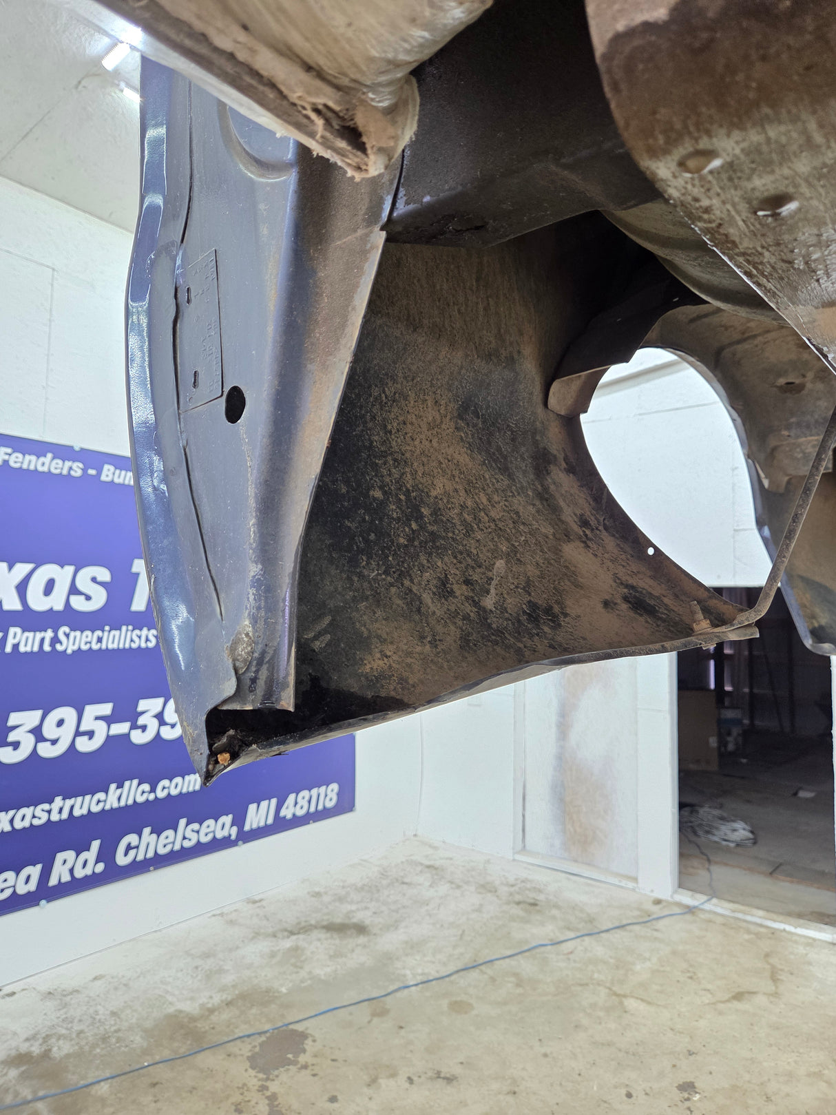 1999-2010 Ford Super Duty F250 F350 6' 9" Short Truck Bed