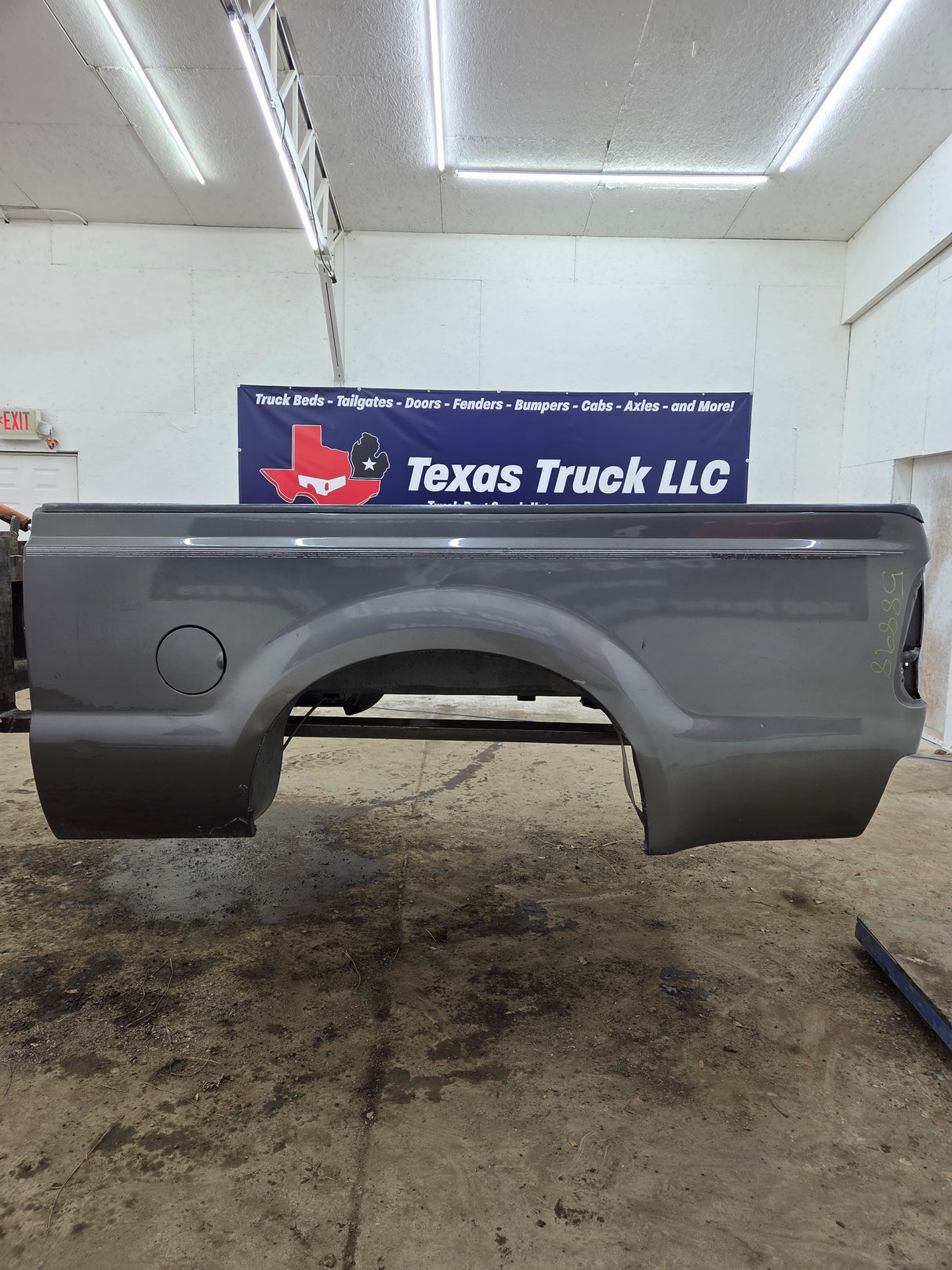 1999-2010 Ford Super Duty F250 F350 6' 9" Short Truck Bed