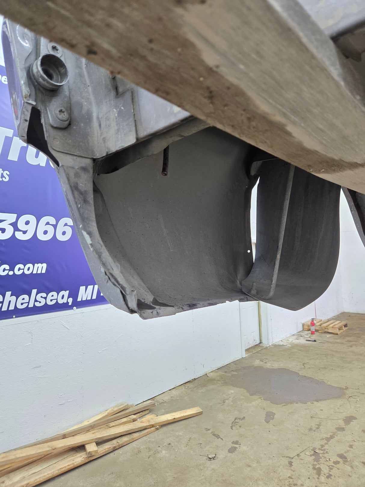 1999-2010 Ford Super Duty F250 F350 6' 9" Short Truck Bed