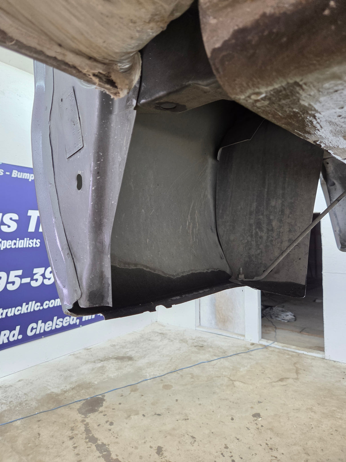 1999-2010 Ford Super Duty F250 F350 6' 9" Short Truck Bed