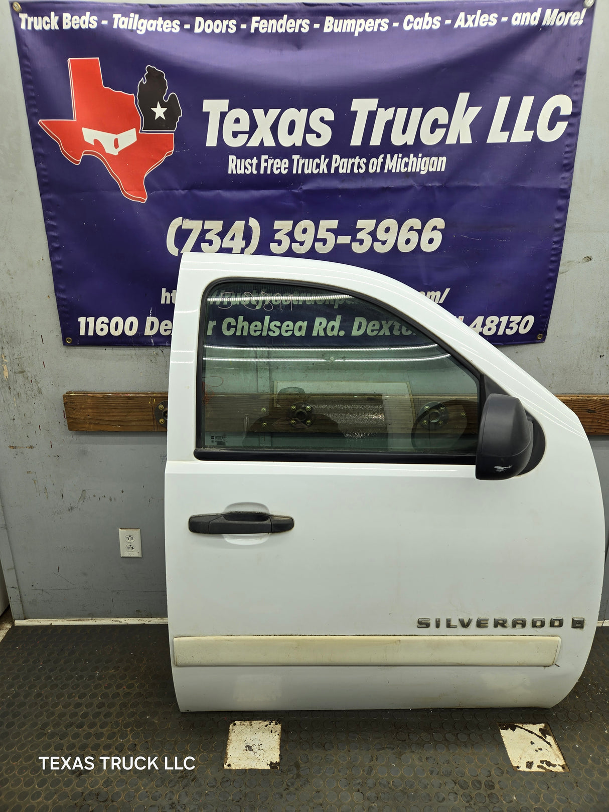 2007-2013 Chevrolet Silverado / GMC Sierra 1500 2500 3500 HD RH Front Passenger Side Door