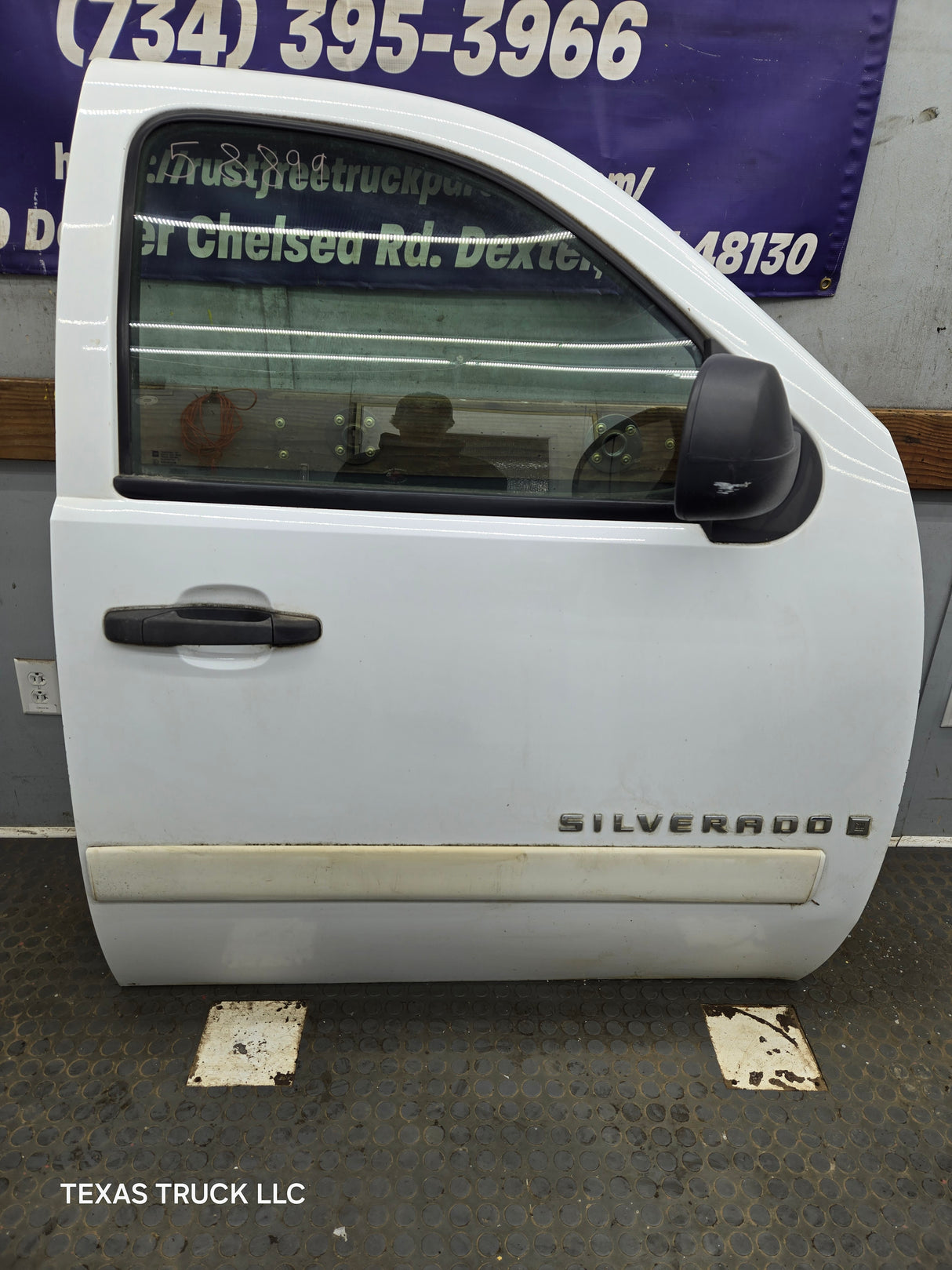 2007-2013 Chevrolet Silverado / GMC Sierra 1500 2500 3500 HD RH Front Passenger Side Door