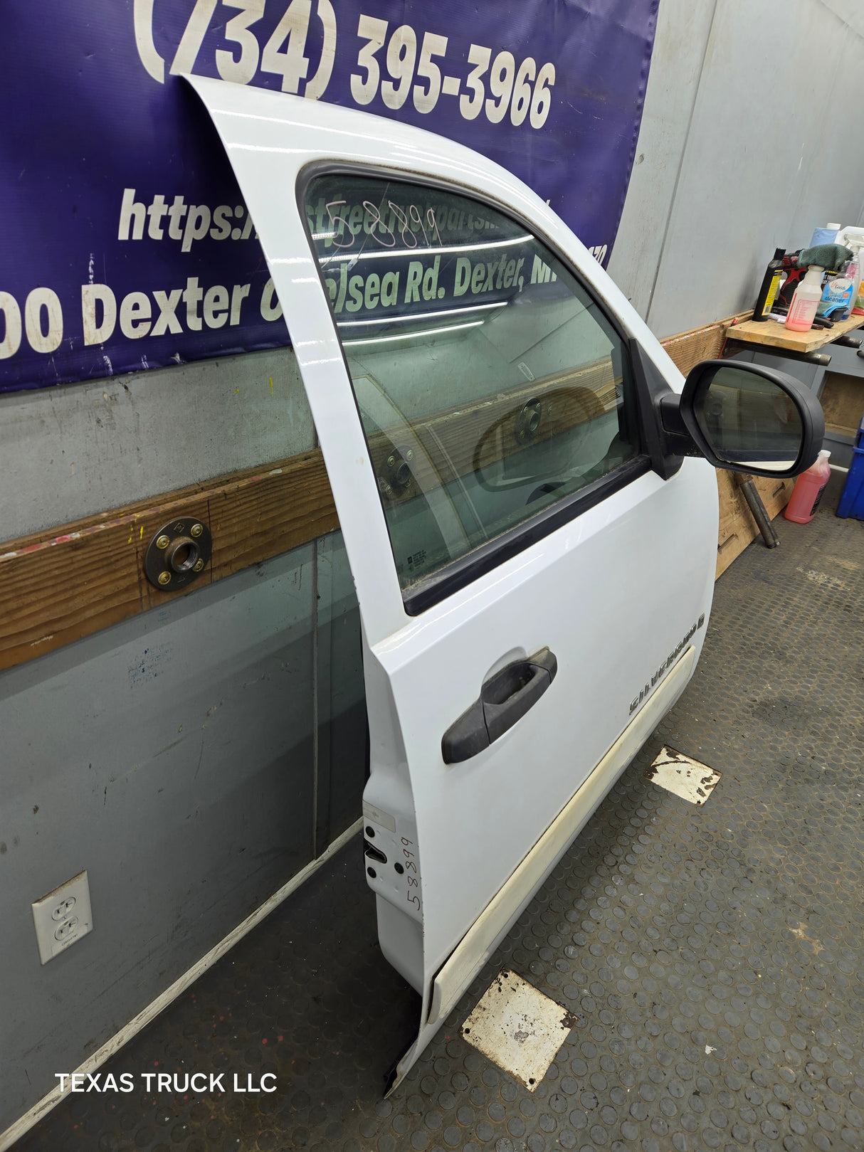 2007-2013 Chevrolet Silverado / GMC Sierra 1500 2500 3500 HD RH Front Passenger Side Door