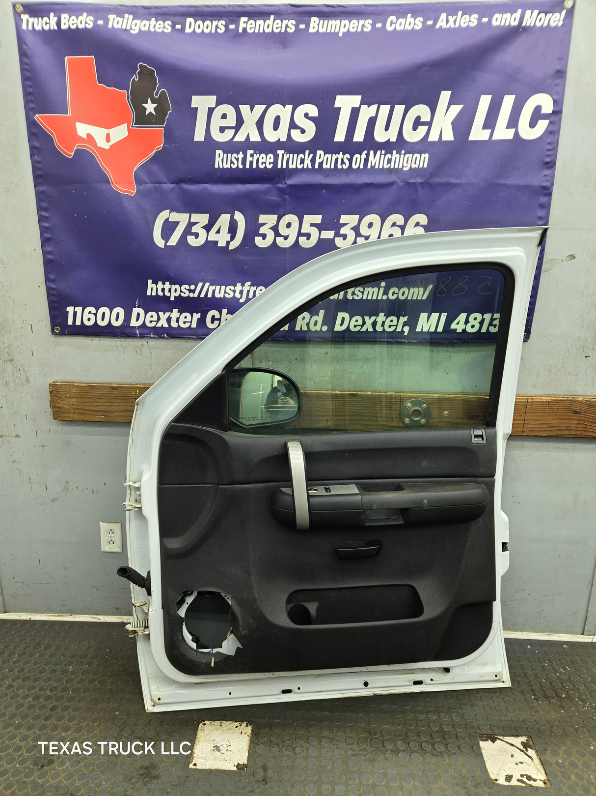 2007-2013 Chevrolet Silverado / GMC Sierra 1500 2500 3500 HD RH Front Passenger Side Door