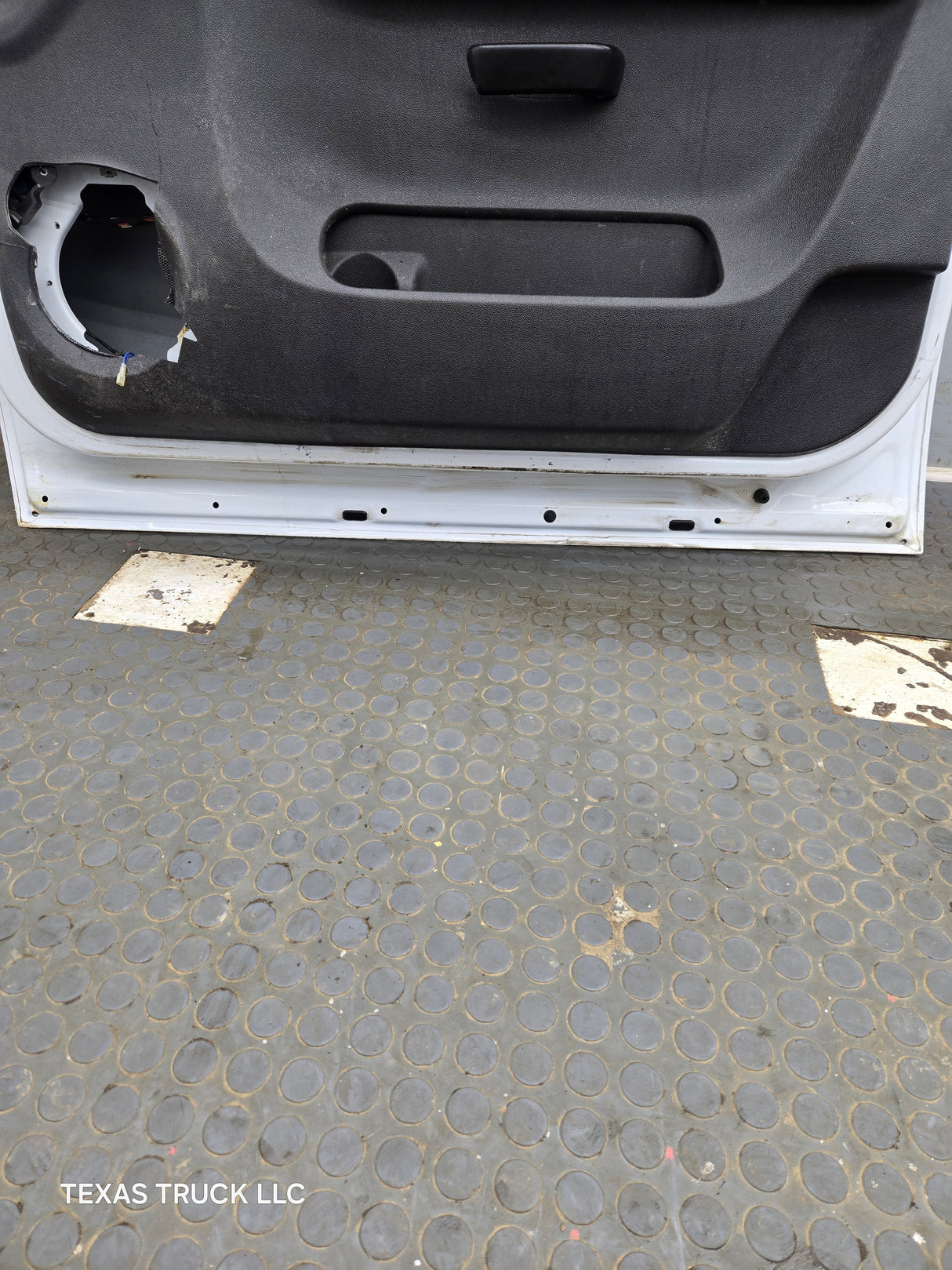 2007-2013 Chevrolet Silverado / GMC Sierra 1500 2500 3500 HD RH Front Passenger Side Door