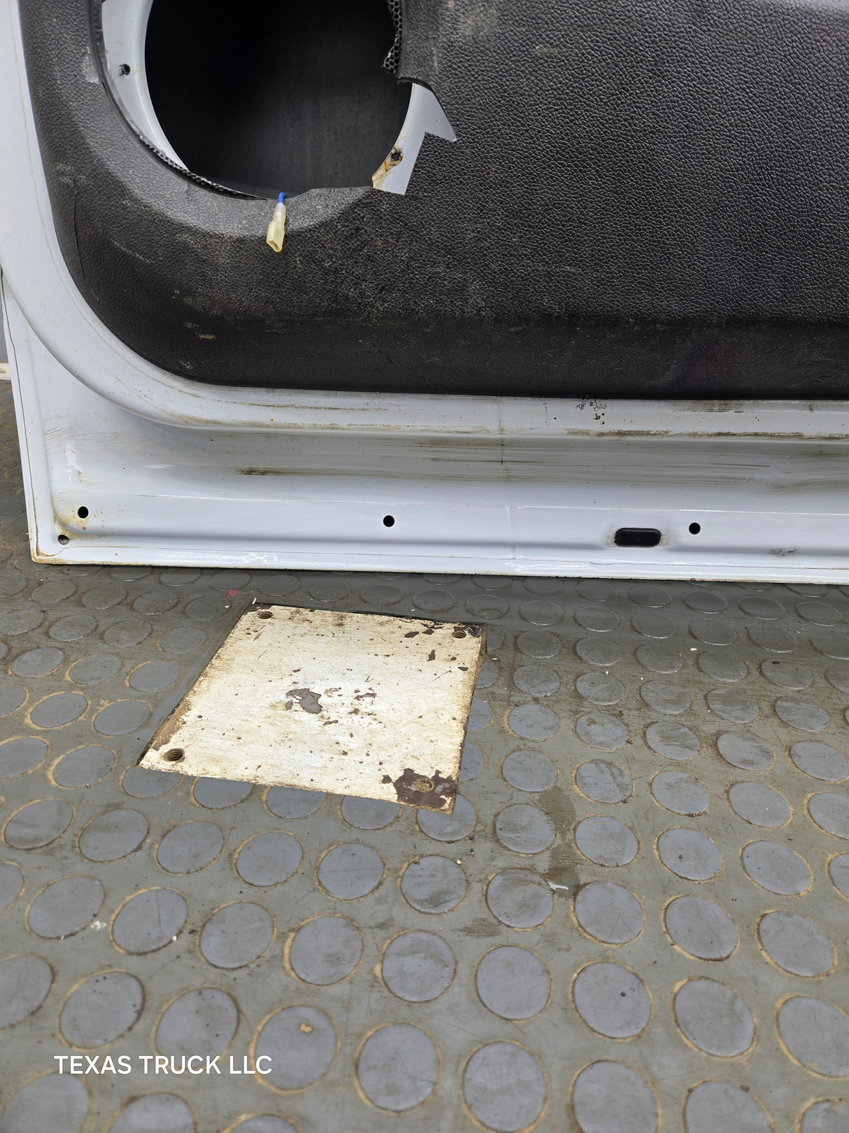 2007-2013 Chevrolet Silverado / GMC Sierra 1500 2500 3500 HD RH Front Passenger Side Door