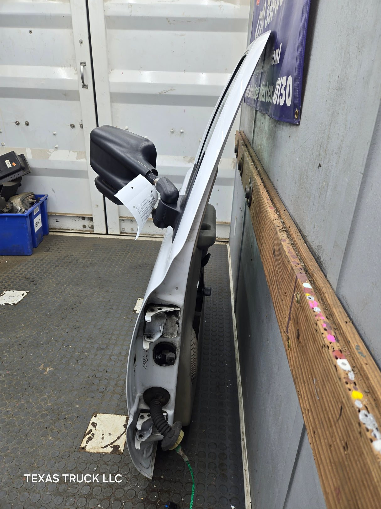 1999-2006 Chevrolet Silverado / GMC Sierra 1500 2500 3500 HD Front Passenger side Door RH