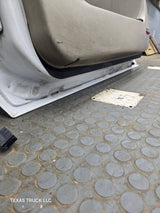 1999-2006 Chevrolet Silverado / GMC Sierra 1500 2500 3500 HD Front Passenger side Door RH