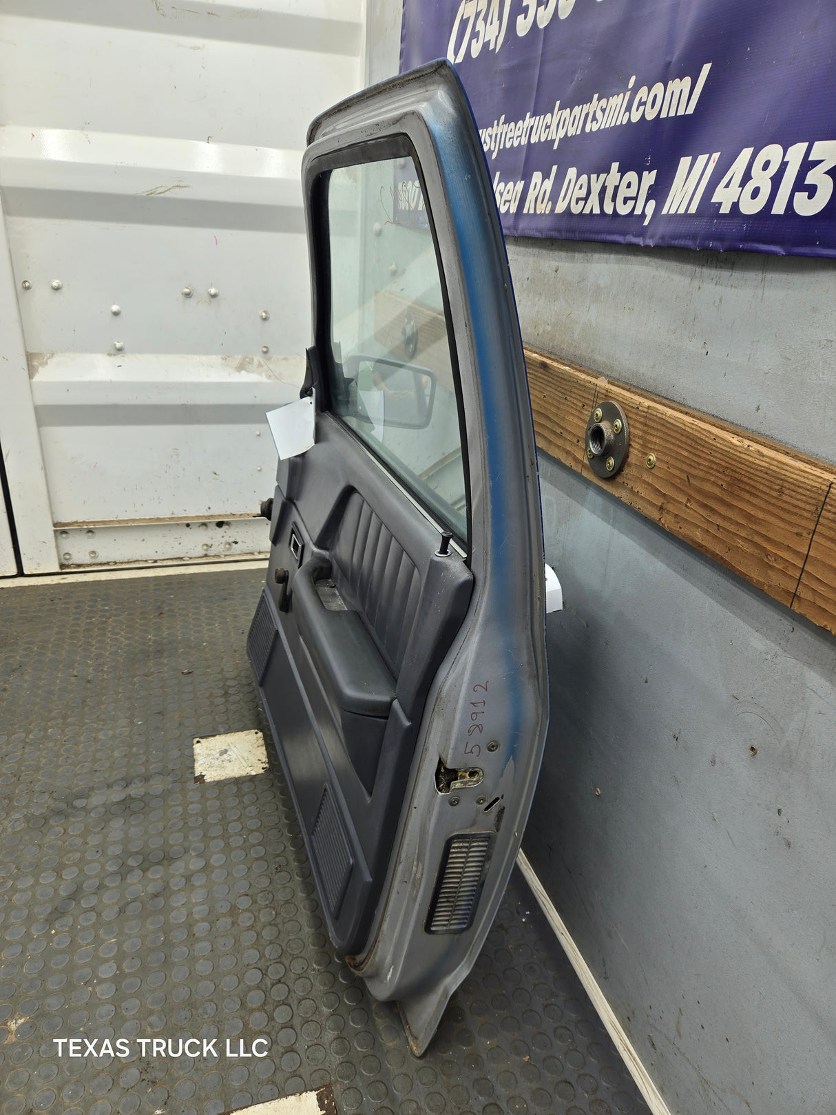 1992-1996 Dodge Dakota RH Passenger Side Front Door