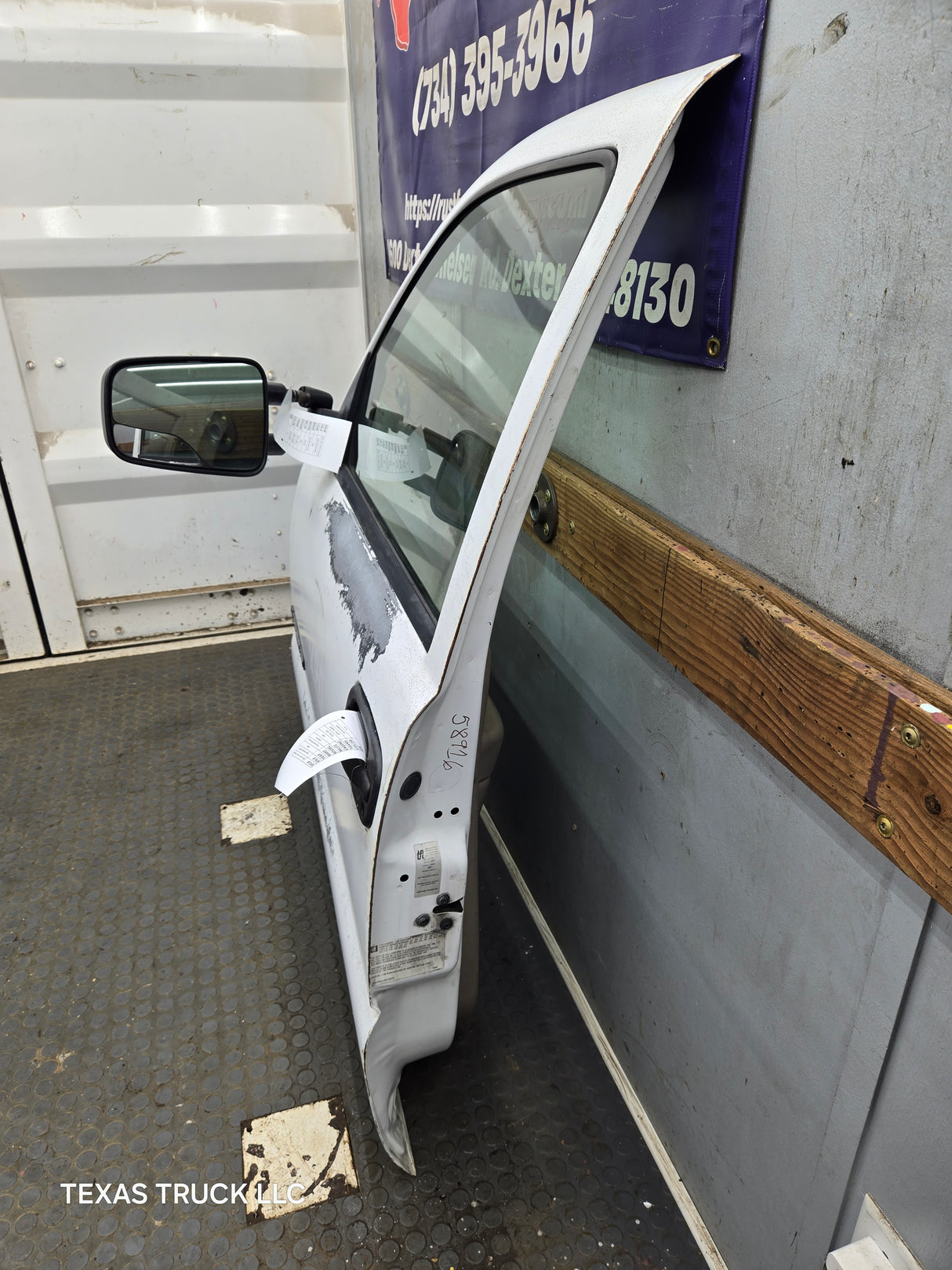 1999-2006 Chevrolet Silverado / GMC Sierra 1500 2500 3500 HD Front Driver Side Door LH