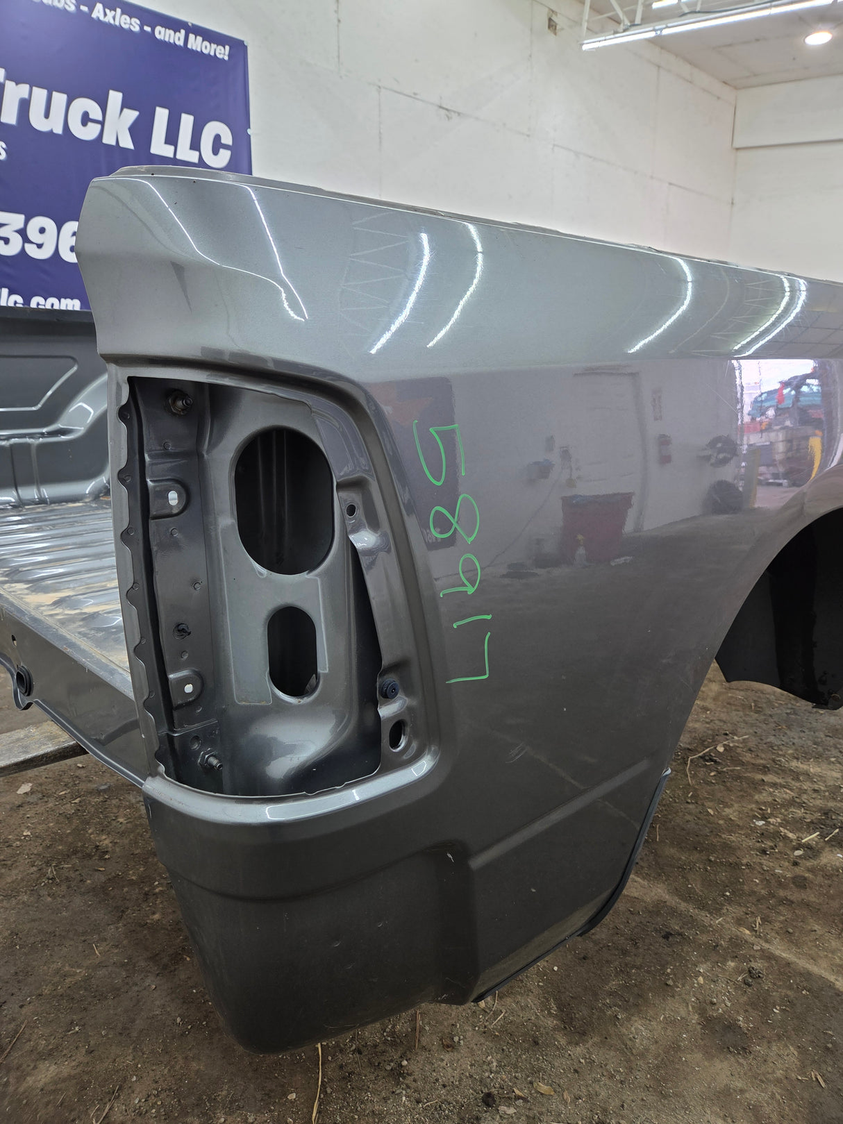 2009-2018 Dodge Ram 4th Gen 1500 2500 3500 6' 4" Short Truck Bed