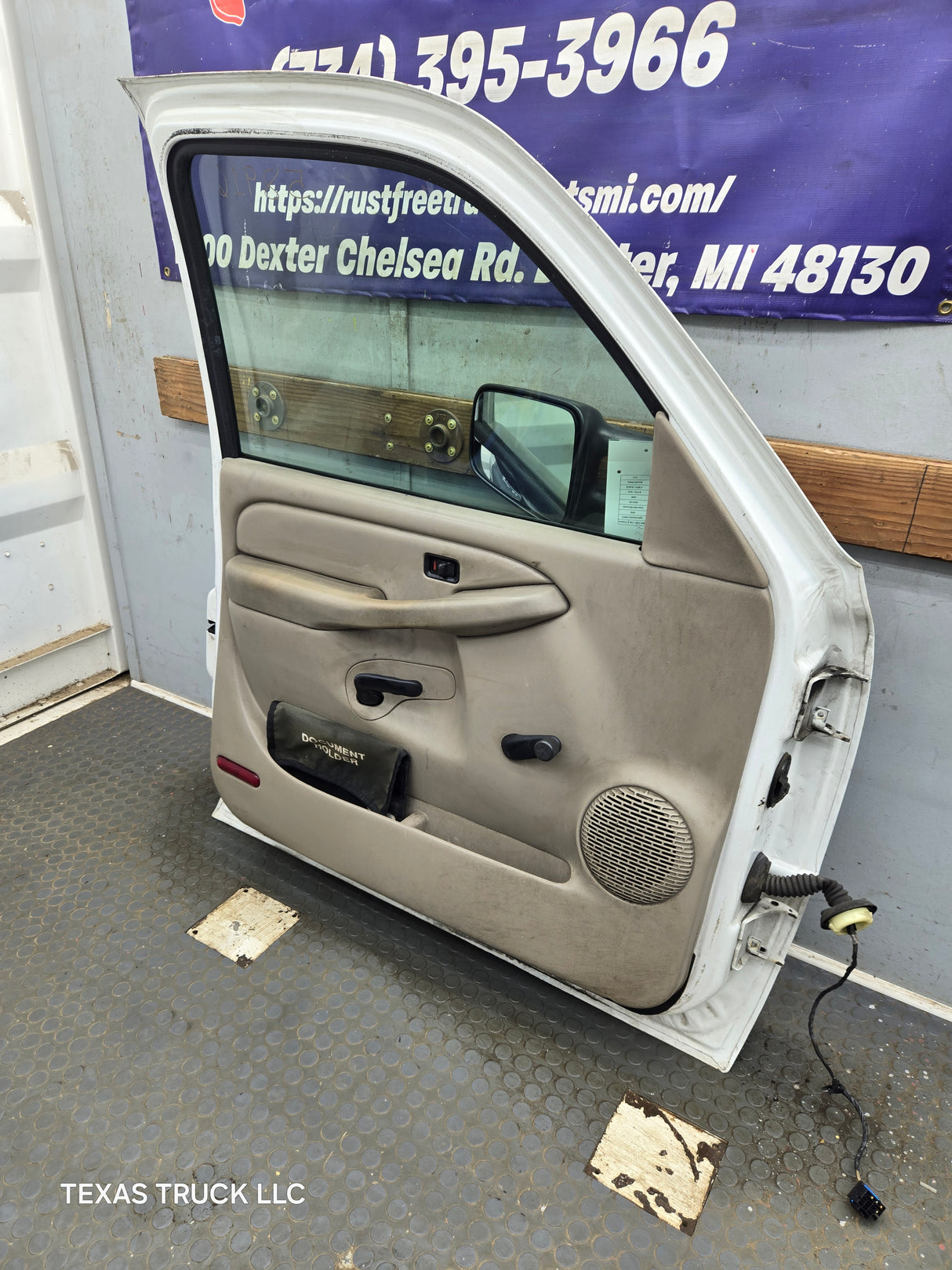 1999-2006 Chevrolet Silverado / GMC Sierra 1500 2500 3500 HD Front Driver Side Door LH