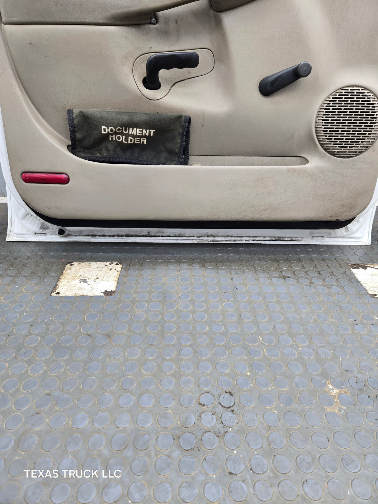 1999-2006 Chevrolet Silverado / GMC Sierra 1500 2500 3500 HD Front Driver Side Door LH