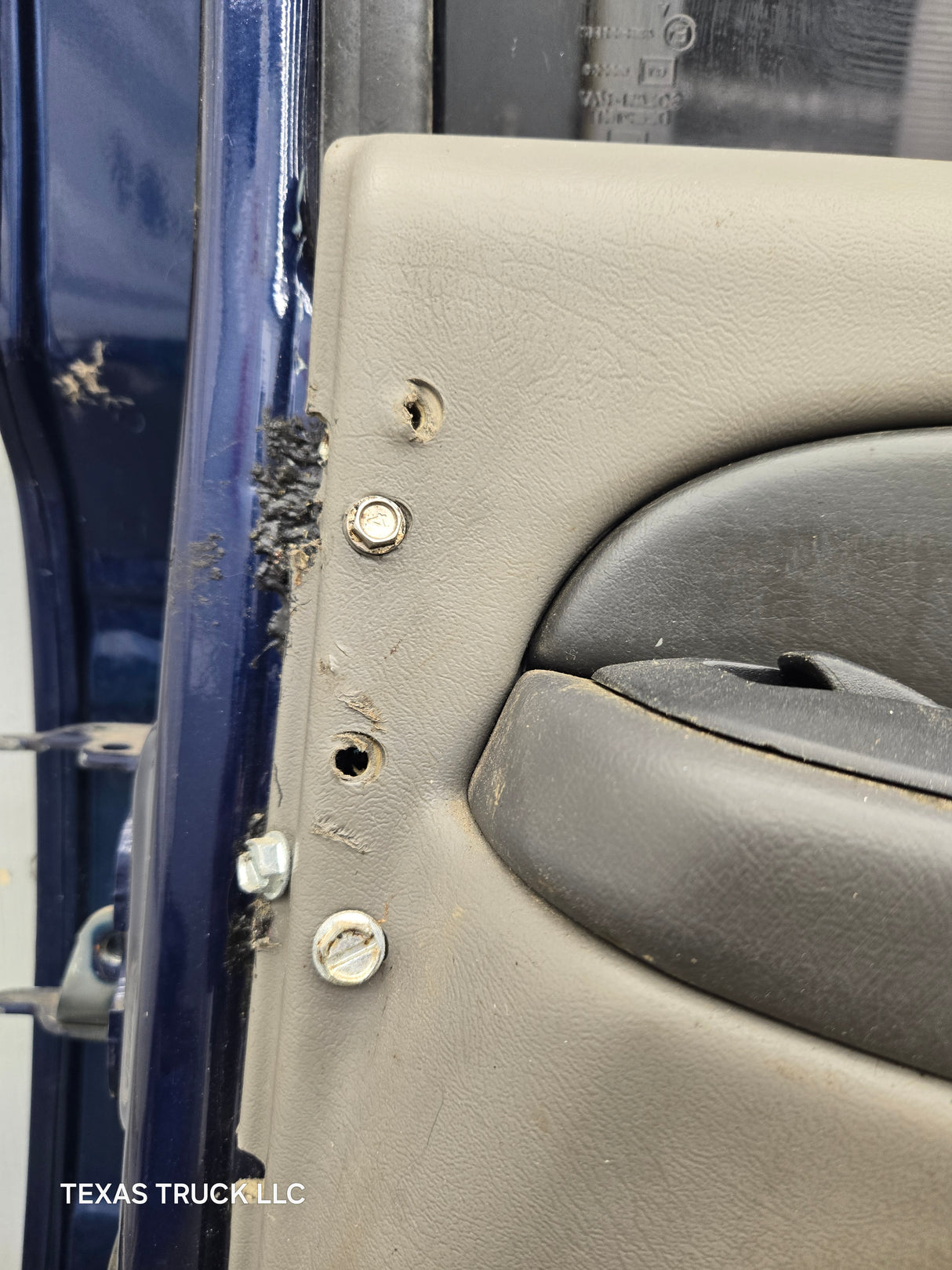 2001-2006 Chevrolet Tahoe / GMC Yukon 1500 2500HD Rear Passenger side rear door RH