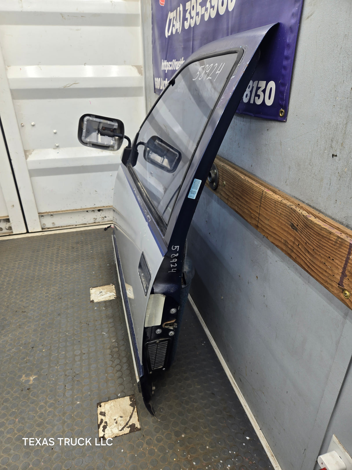 1988-2000 Chevrolet Silverado Suburban GMC Sierra LH Front Driver Side Door