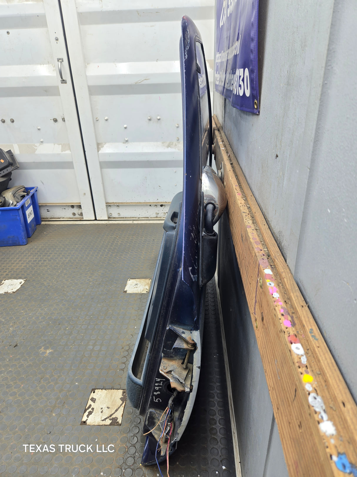 1988-2000 Chevrolet Silverado Suburban GMC Sierra LH Front Driver Side Door