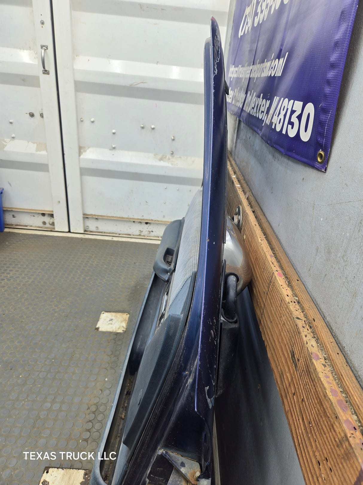 1988-2000 Chevrolet Silverado Suburban GMC Sierra LH Front Driver Side Door