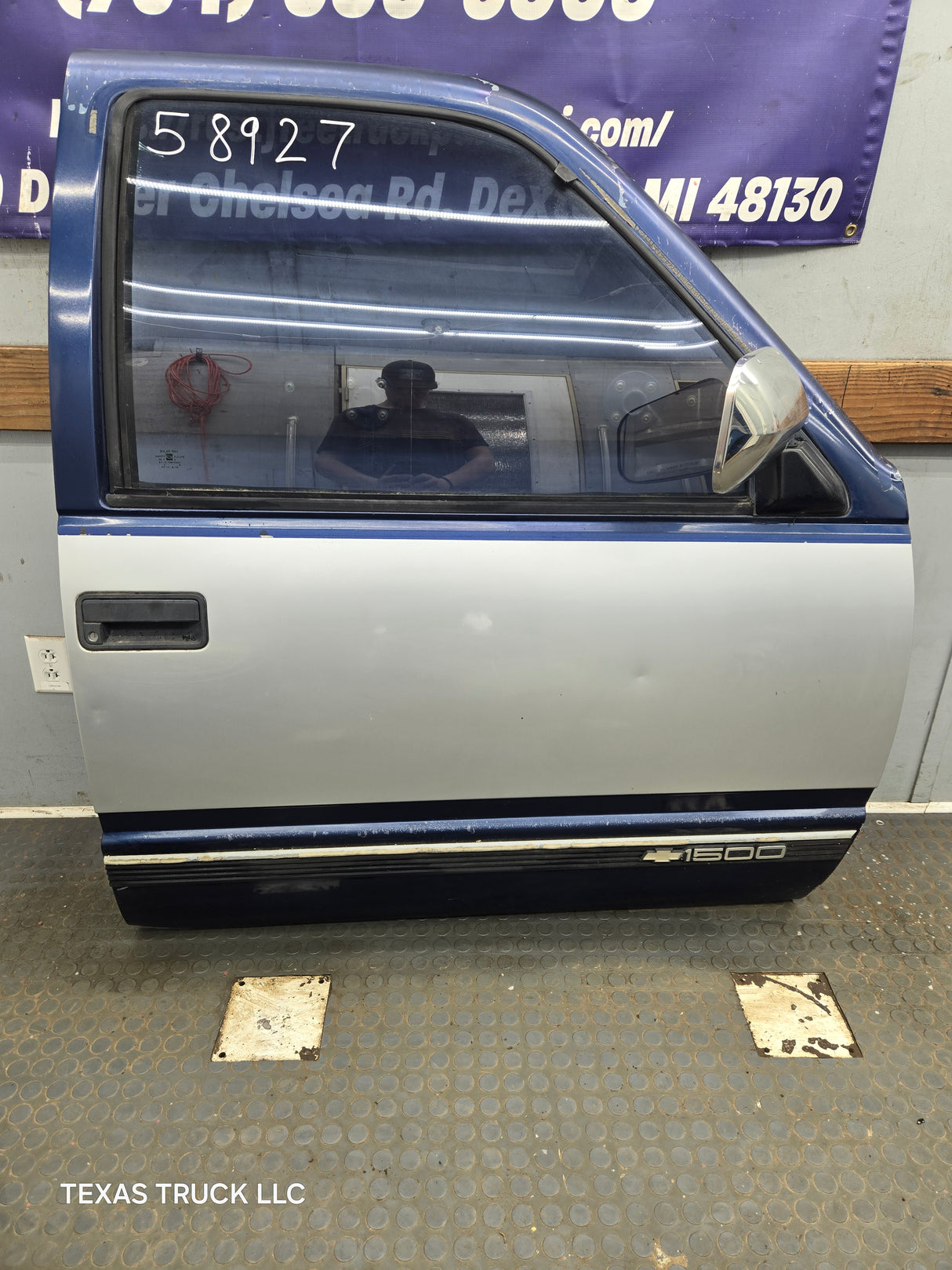 1988-2000 Chevrolet Silverado Suburban GMC Sierra RH Front Passenger Door