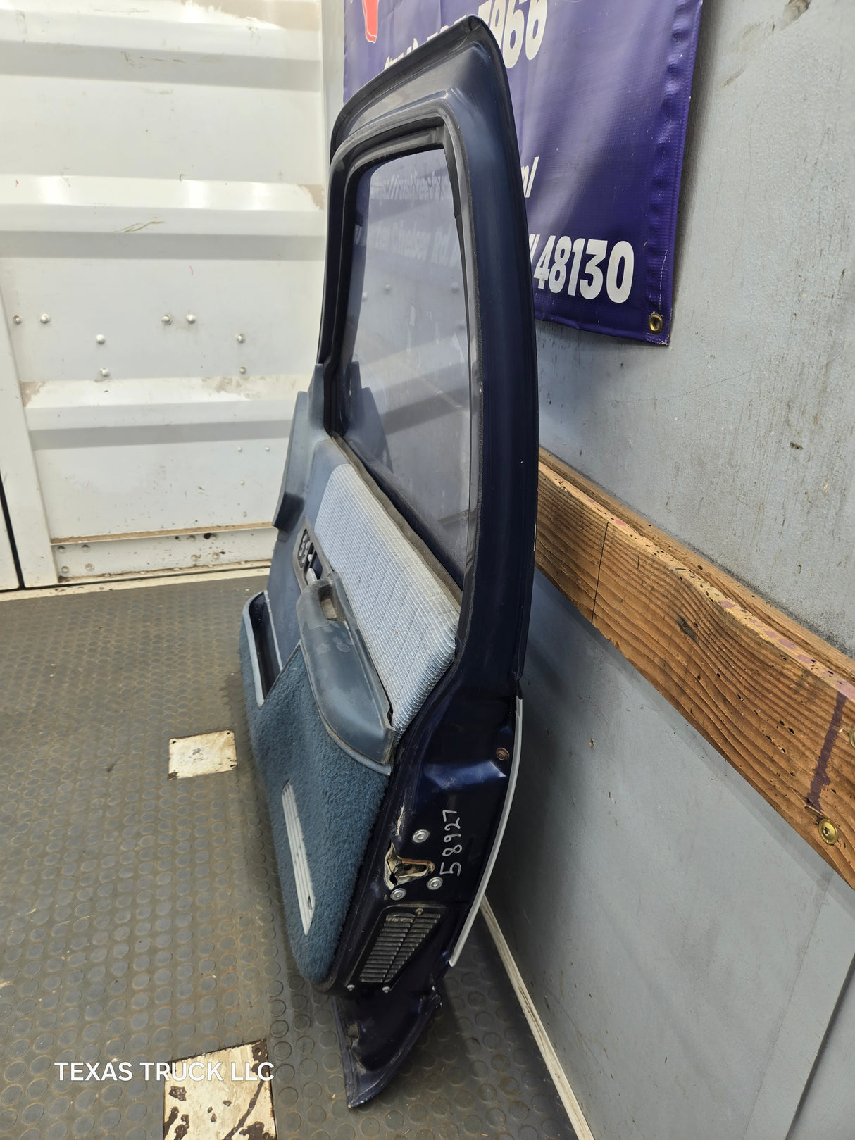 1988-2000 Chevrolet Silverado Suburban GMC Sierra RH Front Passenger Door